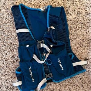 NATHAN running vest 4L